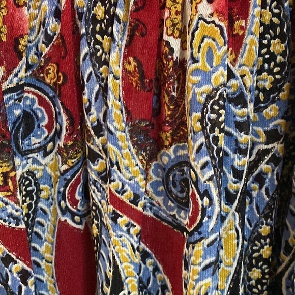 Caleoas red and blue, lined skirt with silver “tinsel” throughout. Size 3X - Picture 5 of 9